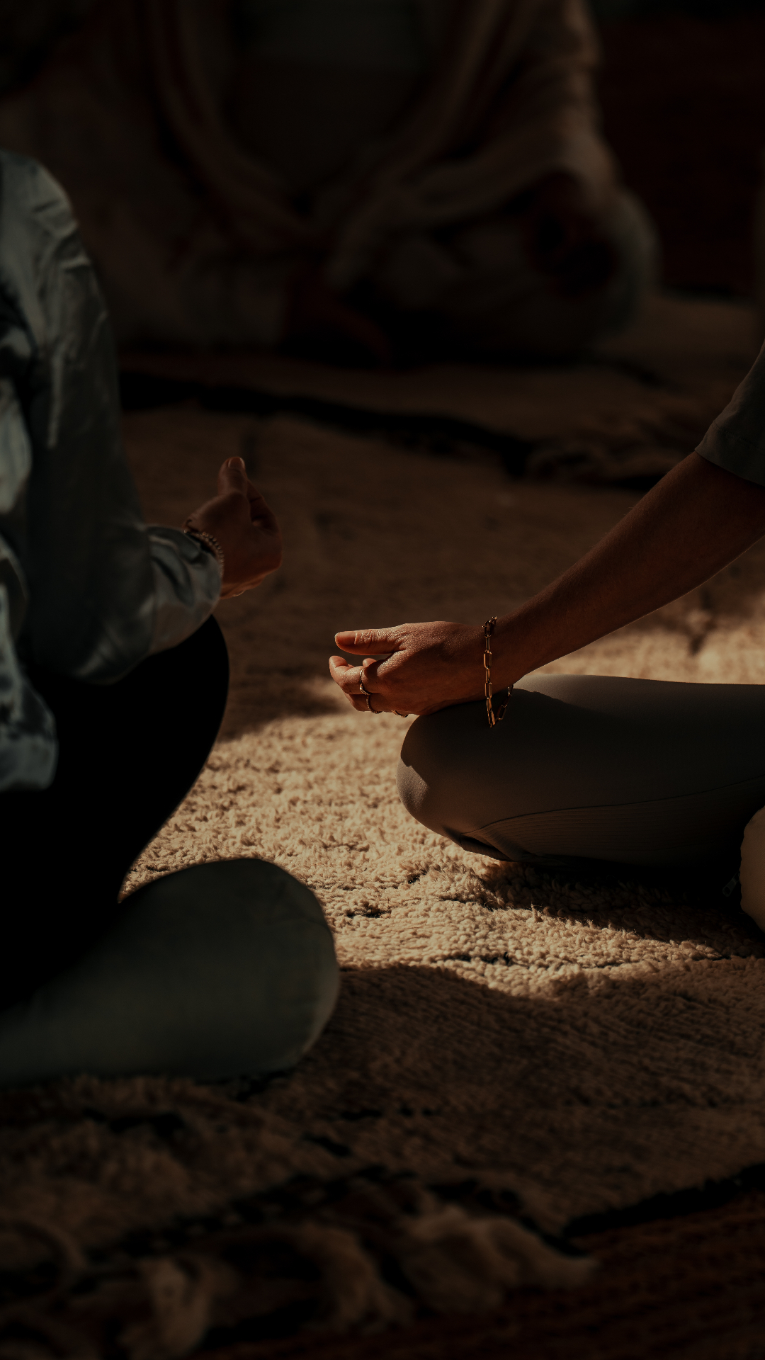 A meditation moment guided by a Kaer facilitator